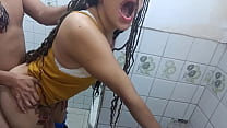 best 私は継父のお気に入りの継娘です 私はトイレに行くので彼は私のお尻をファックすることができます best