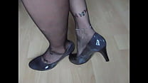 best yuchi patent leather pumps nylons and anklet shoeplay and dangling by isabellesandrine best