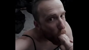 best сисси давится и глубоко заглатывает дилдо best