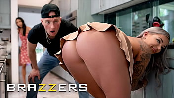 best brazzers шлюховатый шефповар хейли дэвис трахается с мужем своей лучшей подруги и портит их юбилейный ужин best